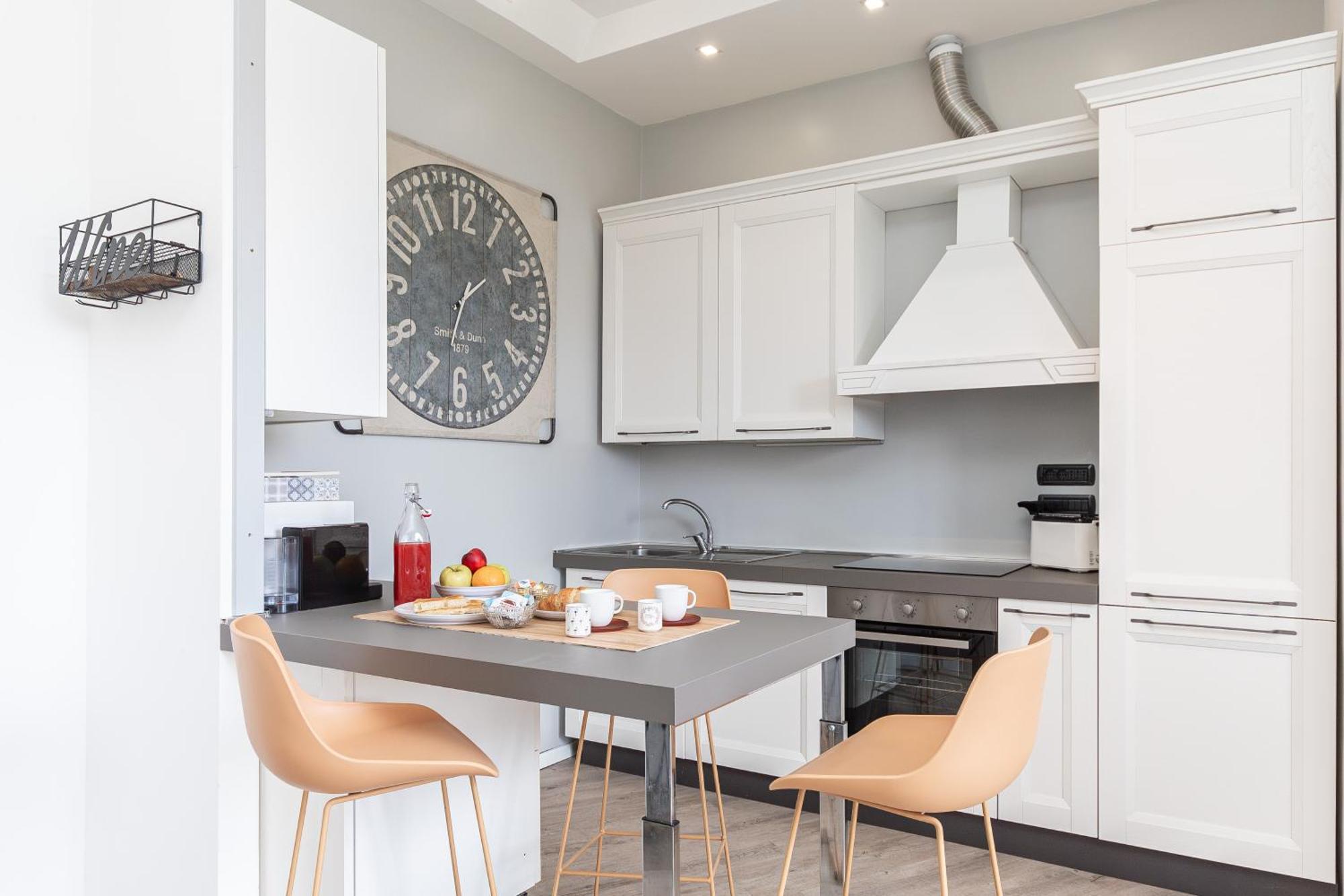Spacious 3-Bedroom Apartment - 10 Min To City Center & 5 Min To Gaslini Hospital جنوة المظهر الخارجي الصورة