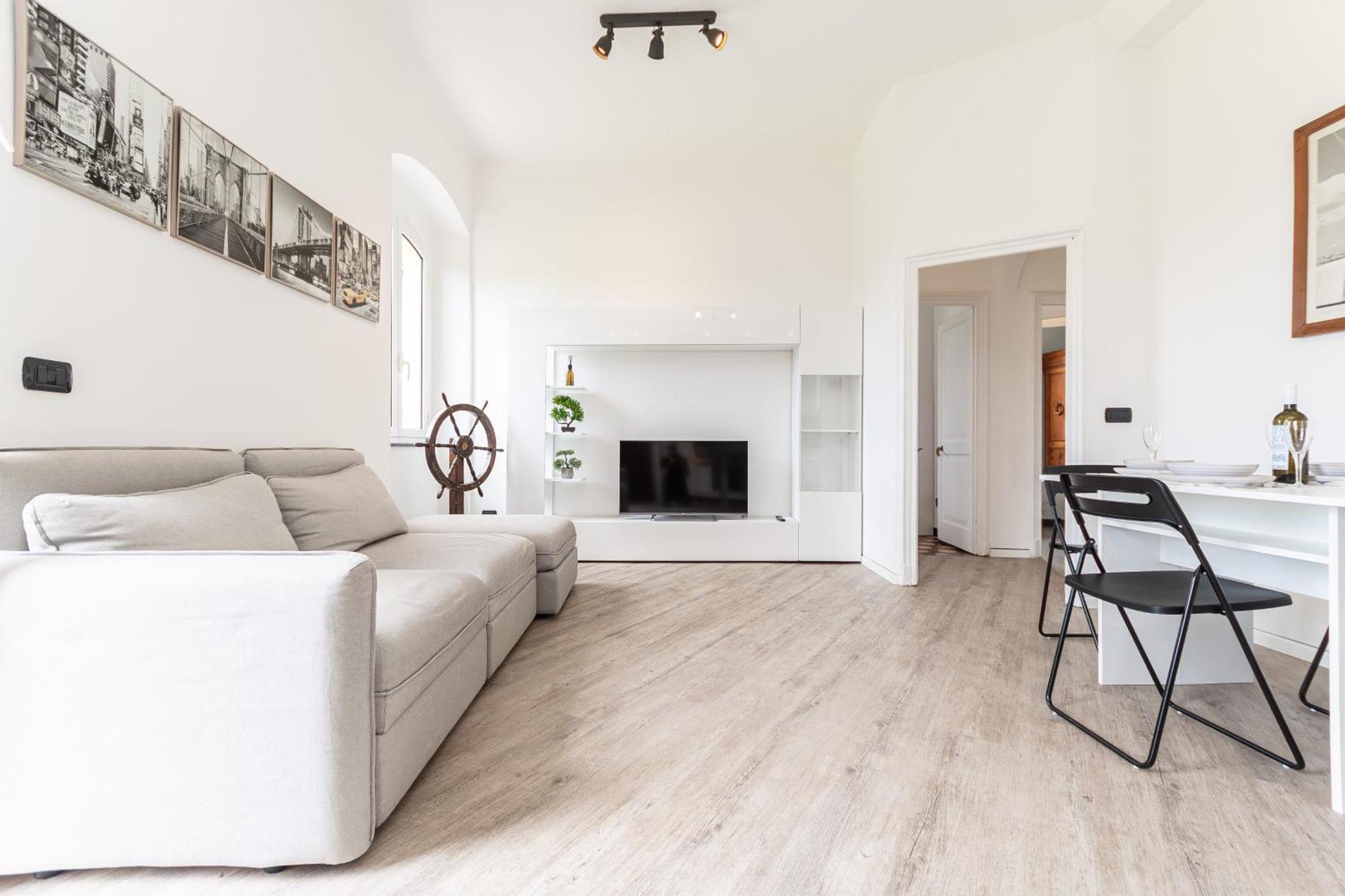 Spacious 3-Bedroom Apartment - 10 Min To City Center & 5 Min To Gaslini Hospital جنوة المظهر الخارجي الصورة