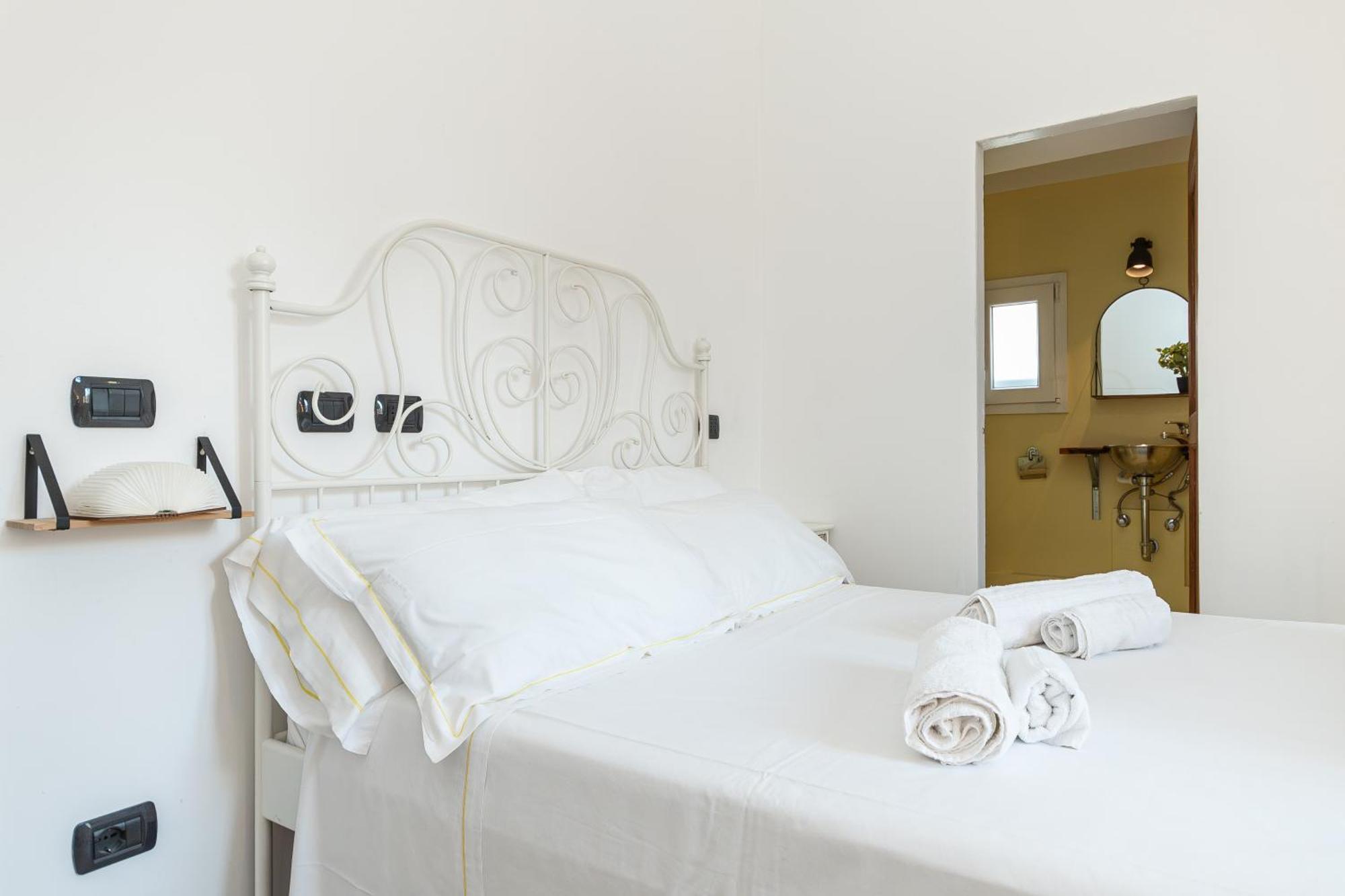 Spacious 3-Bedroom Apartment - 10 Min To City Center & 5 Min To Gaslini Hospital جنوة المظهر الخارجي الصورة