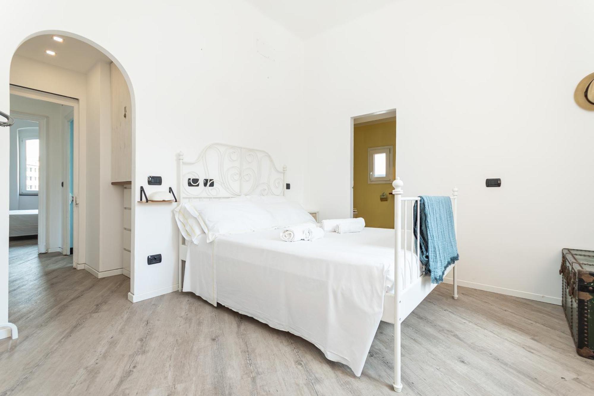 Spacious 3-Bedroom Apartment - 10 Min To City Center & 5 Min To Gaslini Hospital جنوة المظهر الخارجي الصورة