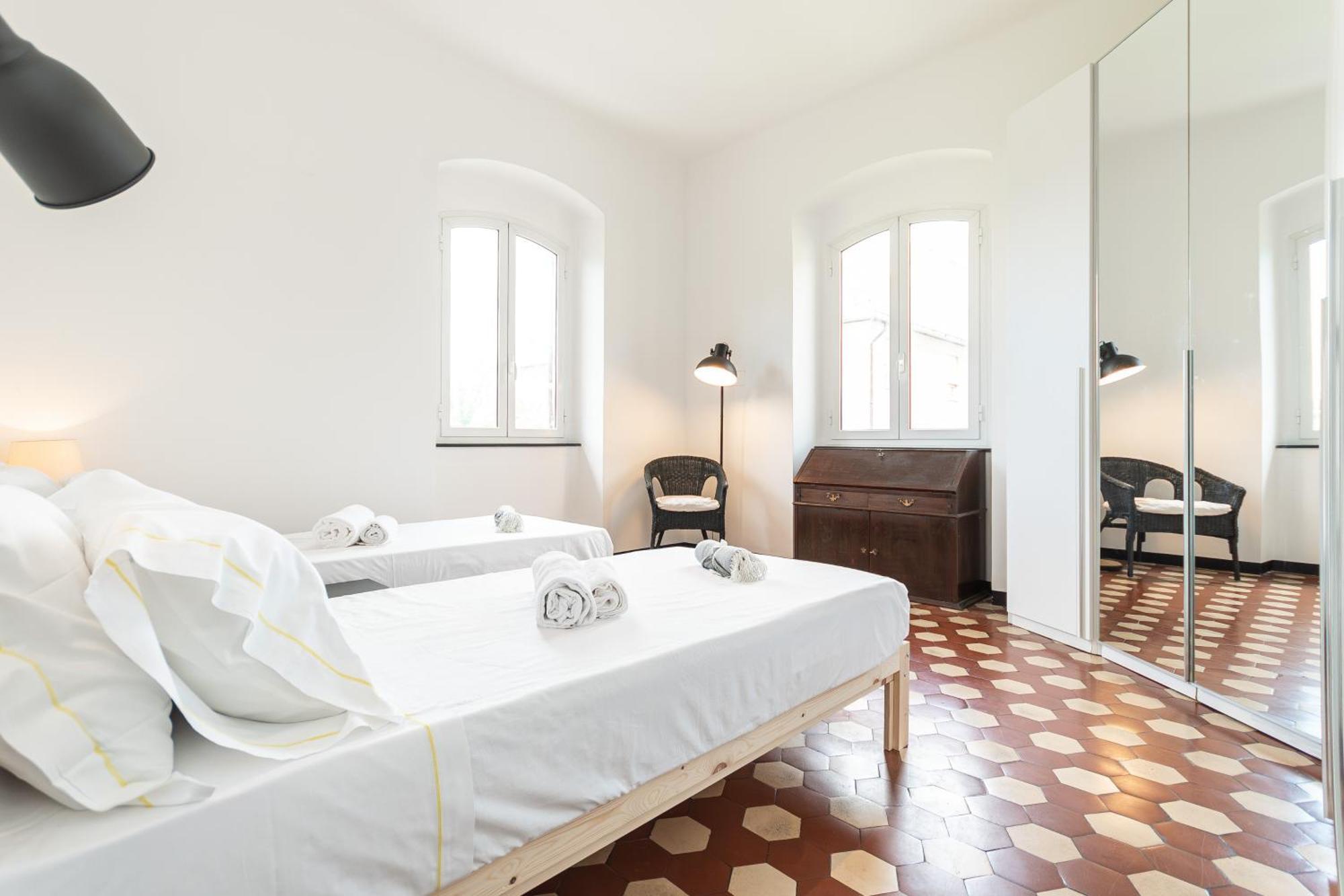 Spacious 3-Bedroom Apartment - 10 Min To City Center & 5 Min To Gaslini Hospital جنوة المظهر الخارجي الصورة