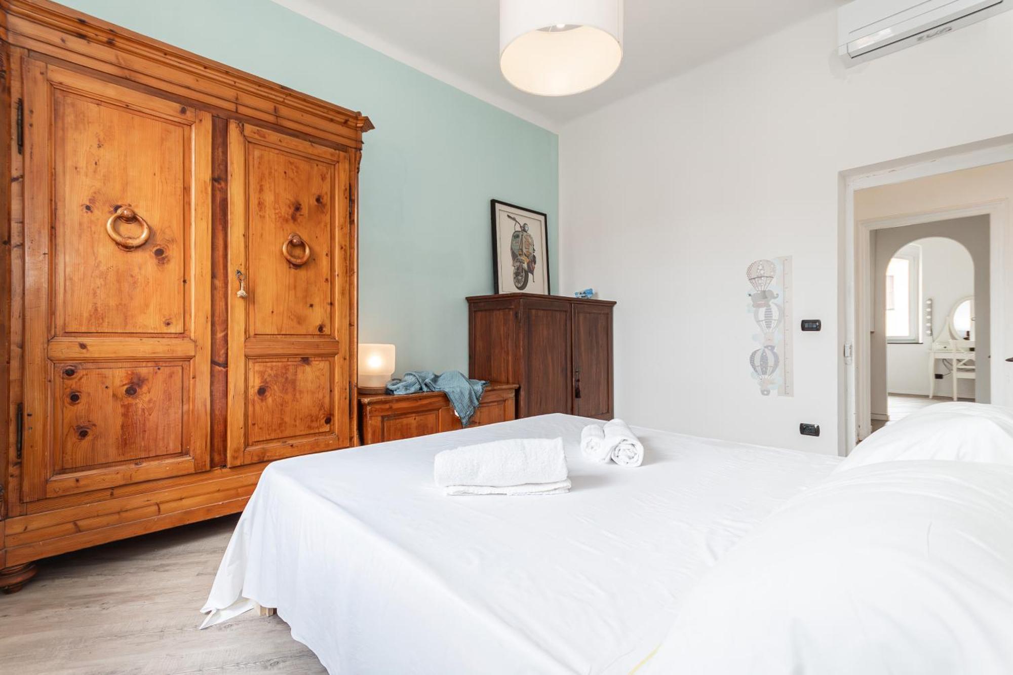 Spacious 3-Bedroom Apartment - 10 Min To City Center & 5 Min To Gaslini Hospital جنوة المظهر الخارجي الصورة