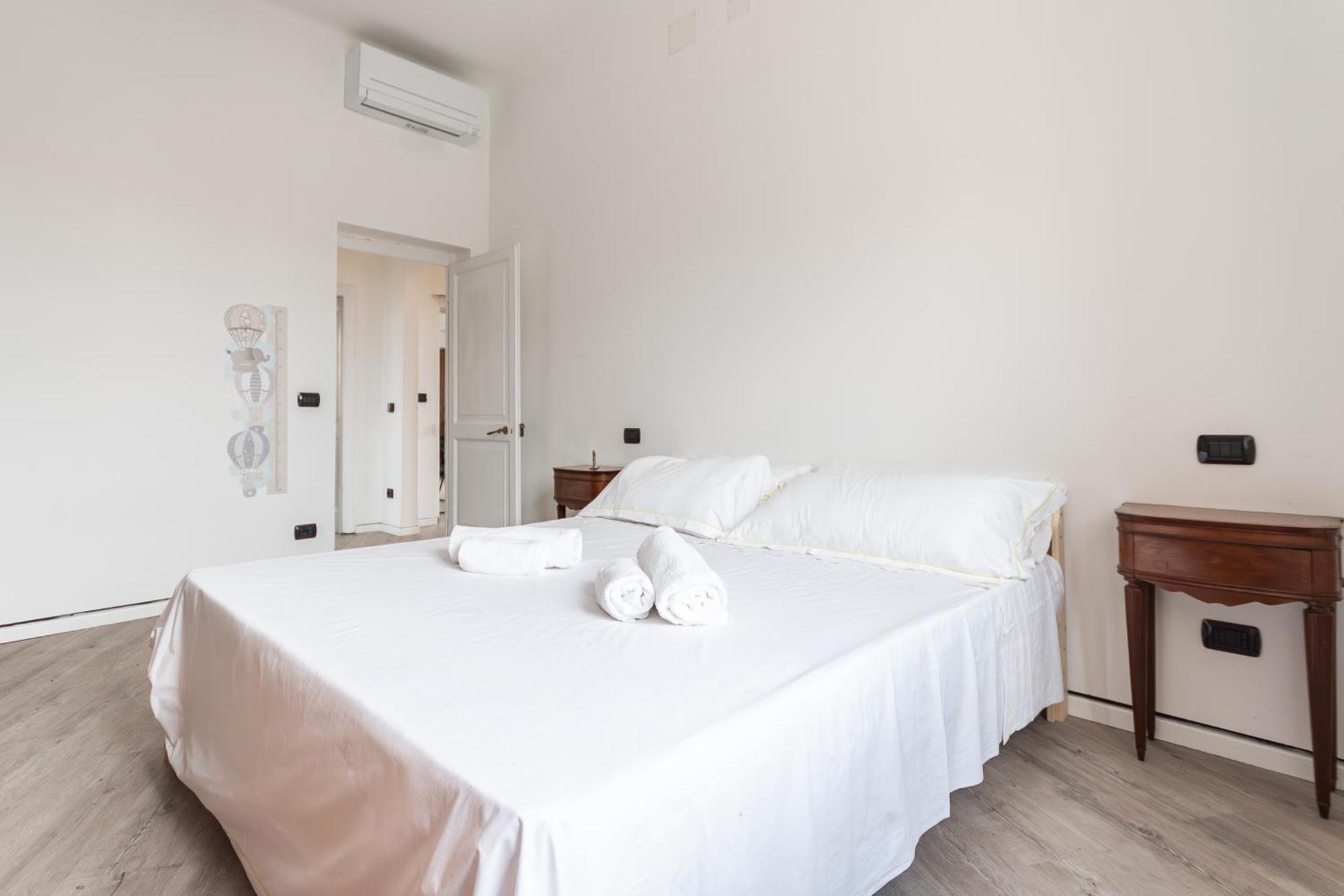 Spacious 3-Bedroom Apartment - 10 Min To City Center & 5 Min To Gaslini Hospital جنوة المظهر الخارجي الصورة