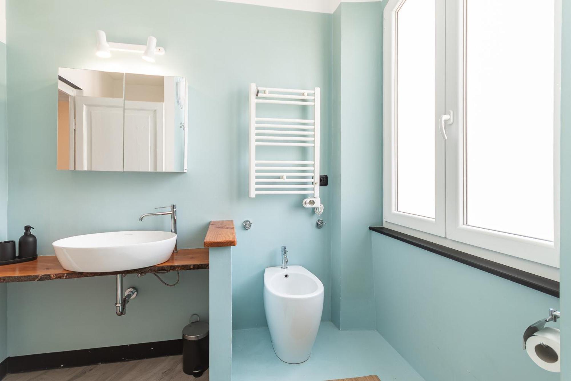 Spacious 3-Bedroom Apartment - 10 Min To City Center & 5 Min To Gaslini Hospital جنوة المظهر الخارجي الصورة