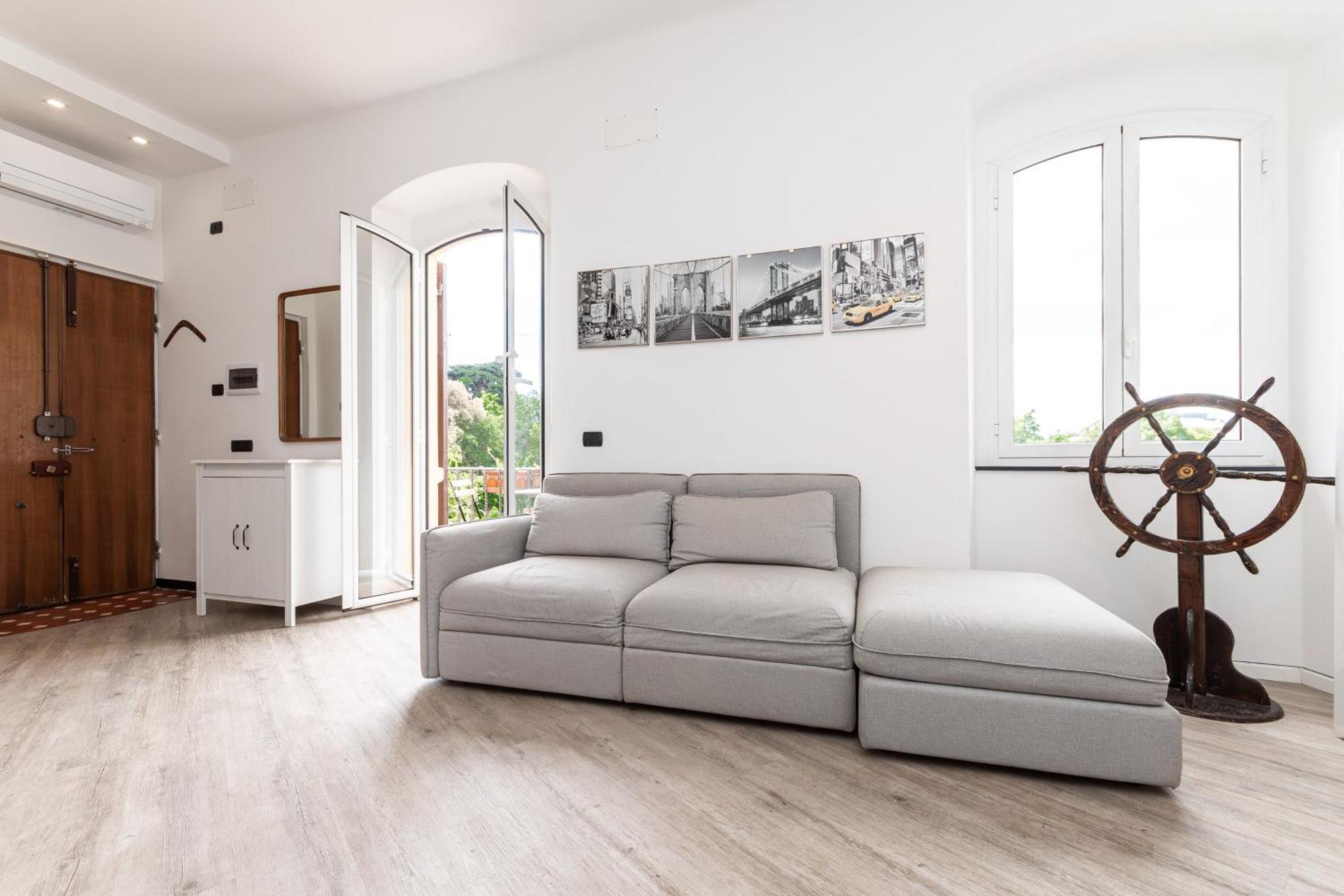 Spacious 3-Bedroom Apartment - 10 Min To City Center & 5 Min To Gaslini Hospital جنوة المظهر الخارجي الصورة